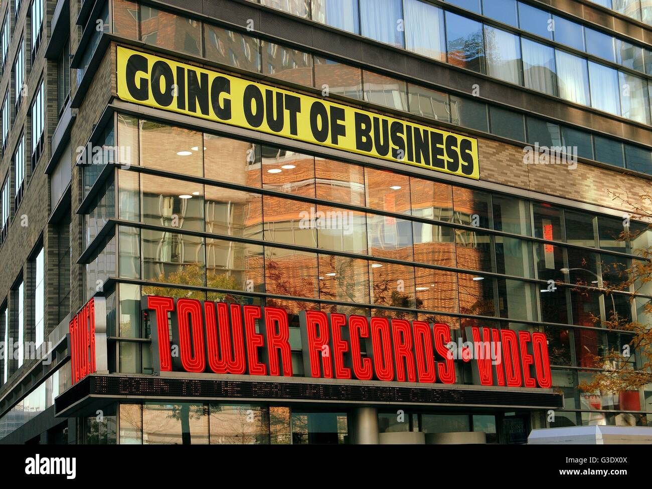 New York City: Tower Records Store with going out of business sign at Broadway and West 67th Street Stock Photo