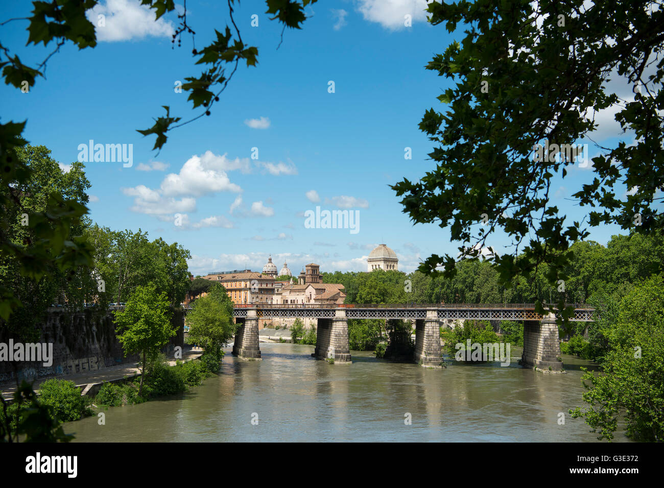 Italien, Rom, Ponte Palatino (auch Ponte Inglese) über den Tiber Stock Photo