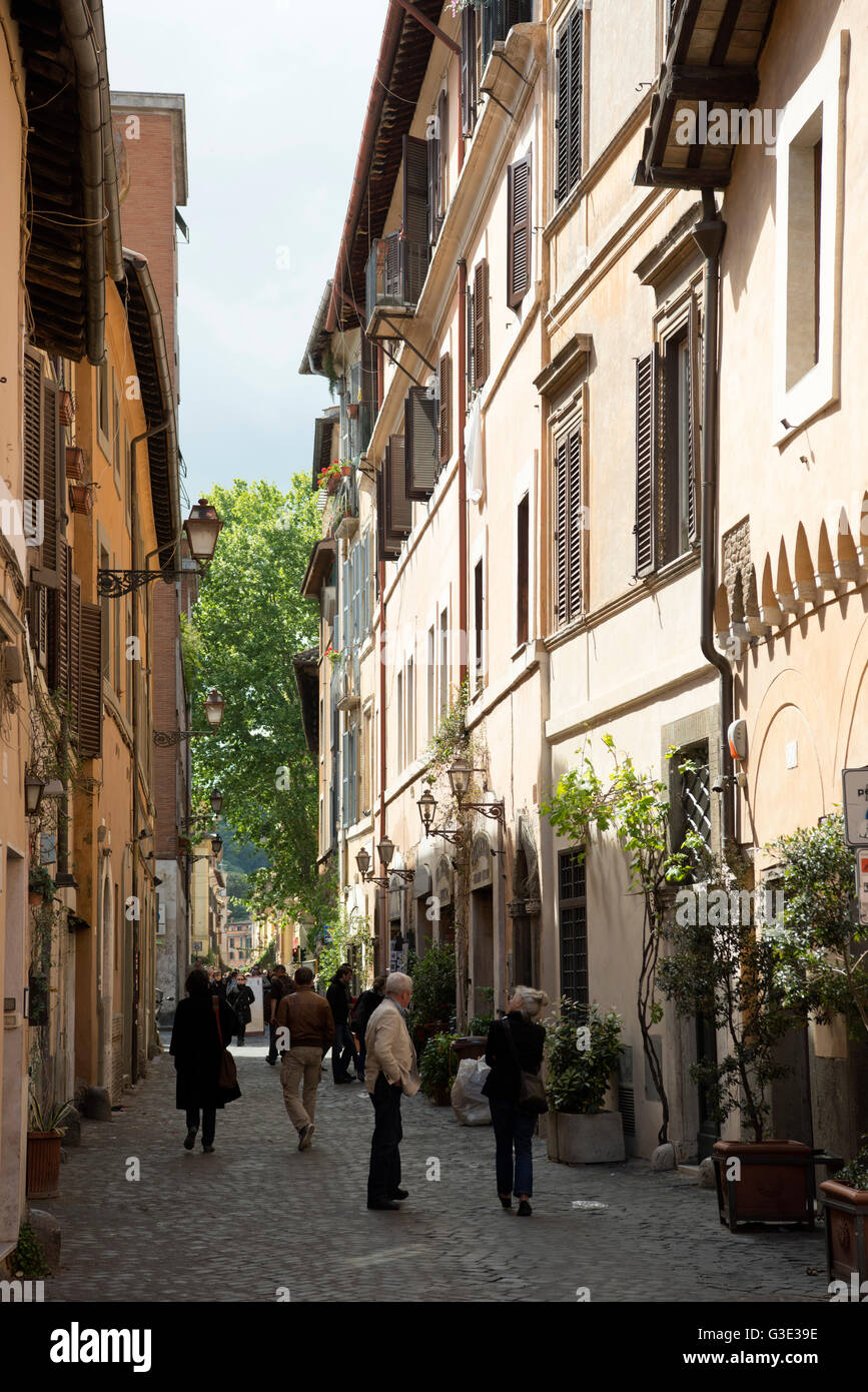 Italien, Rom, Trastevere, Via della Lungaretta Stock Photo Alamy