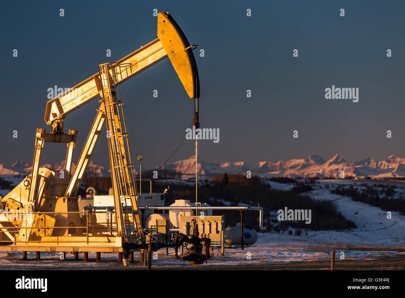 Alberta oil pump jack hires stock photography and images Alamy