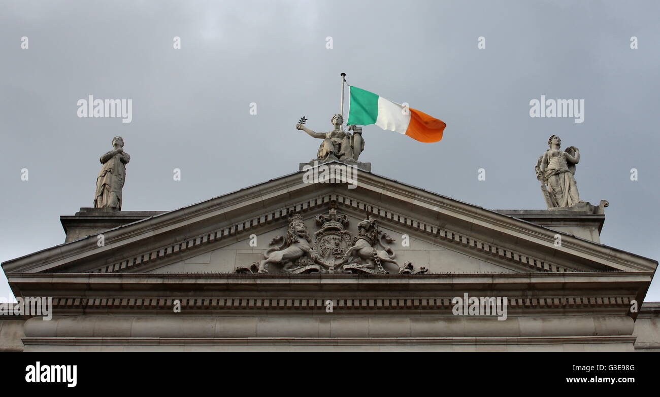 Irish Flag Flying High with Hibernia Idols, Republic Of Ireland Stock Photo