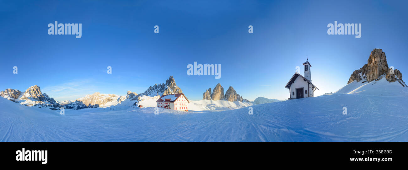 Paternkofel, Tre Cime , Sextnerstein , Drei Zinnen hut and chapel, Italy, Bozen (Südtirol), South Tyrol, Alto Adige, Naturpark D Stock Photo