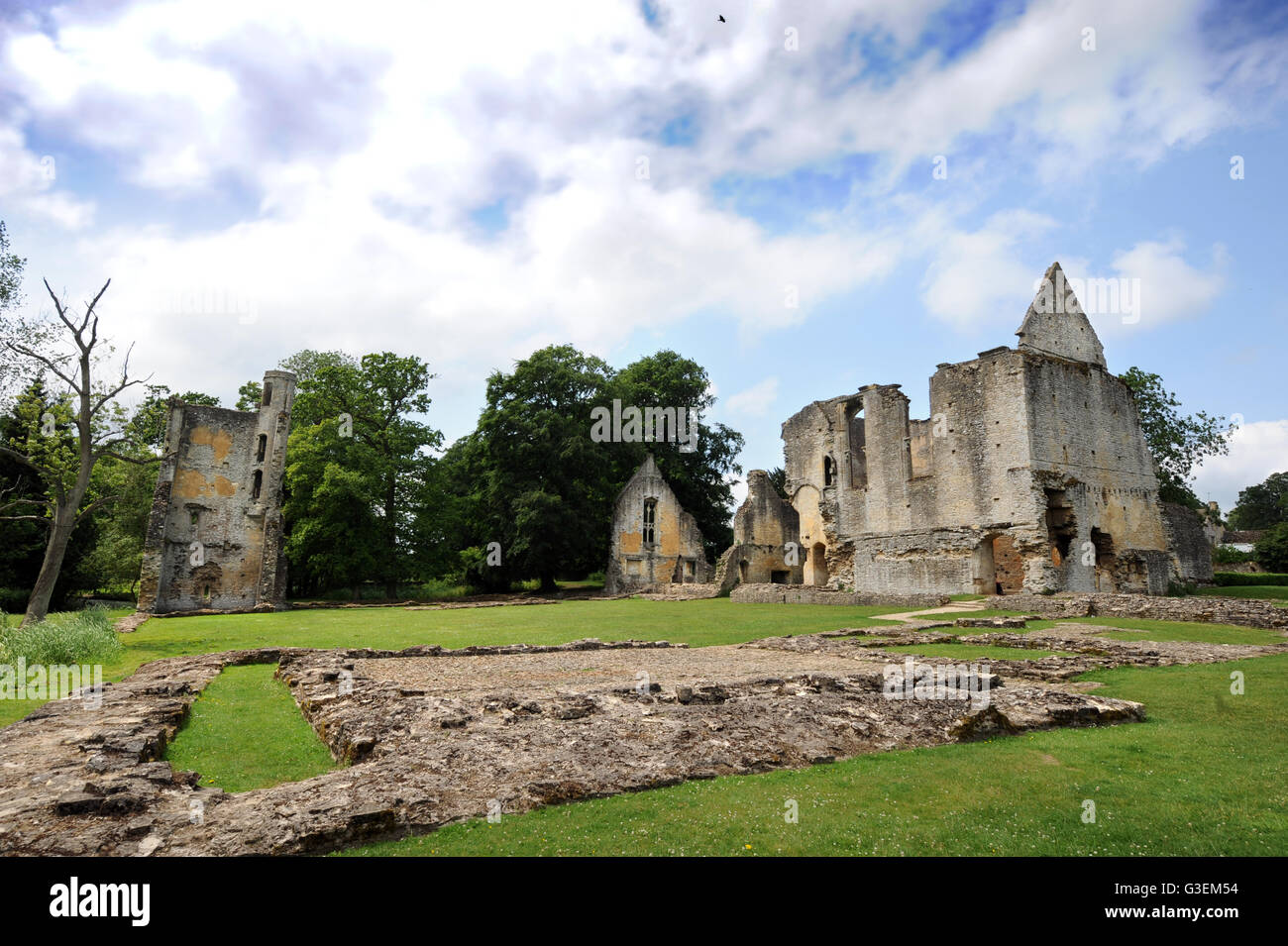 The ruins of Minster Lovell Hall in Oxfordshire, UK Stock Photo Alamy