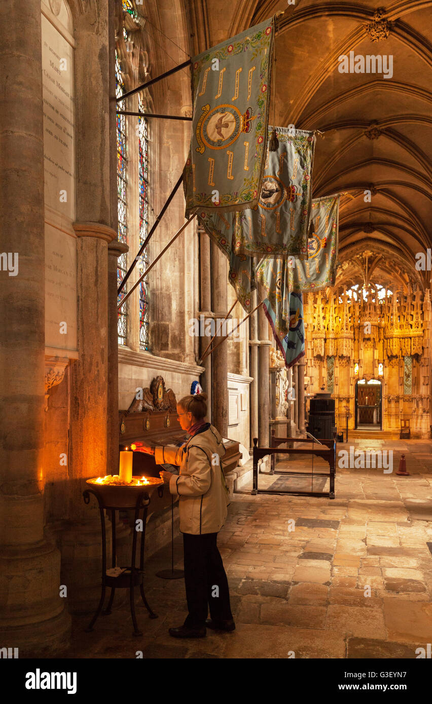 Cathedral candles uk hires stock photography and images Alamy
