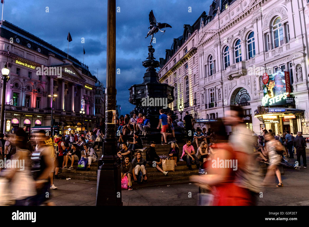 Piccadilly circus road junction public hires stock photography and
