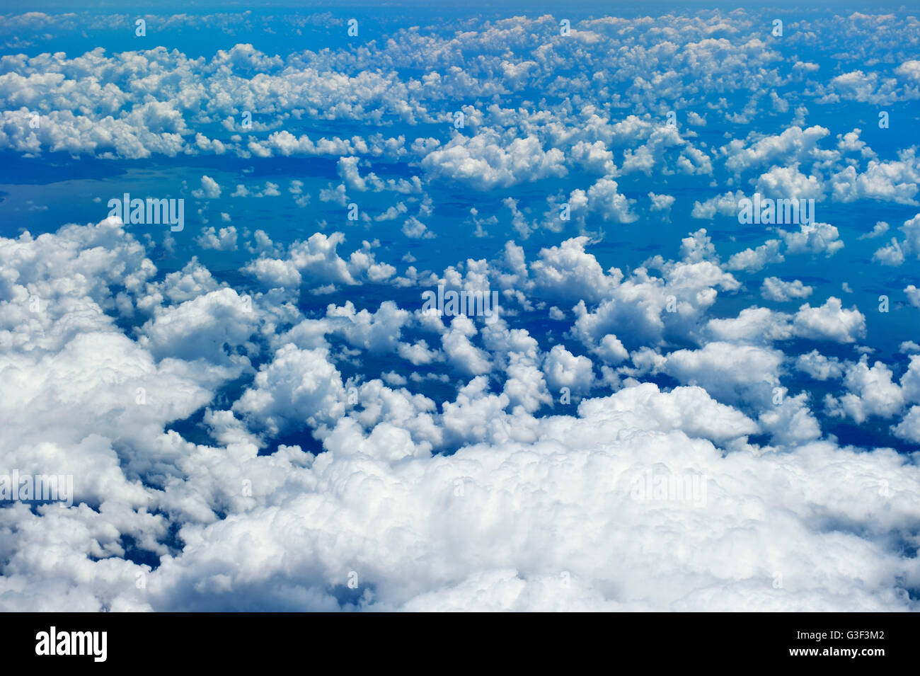 Clouds from airplane hi-res stock photography and images - Alamy