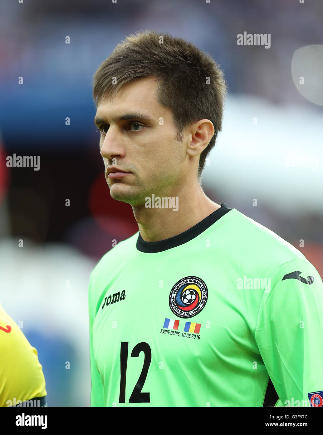 Romania goalkeeper hi-res stock photography and images - Alamy