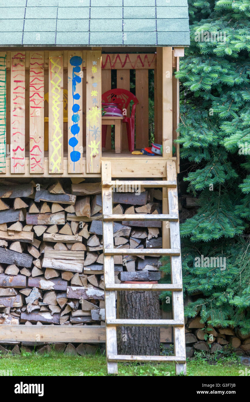 kids wooden garden house
