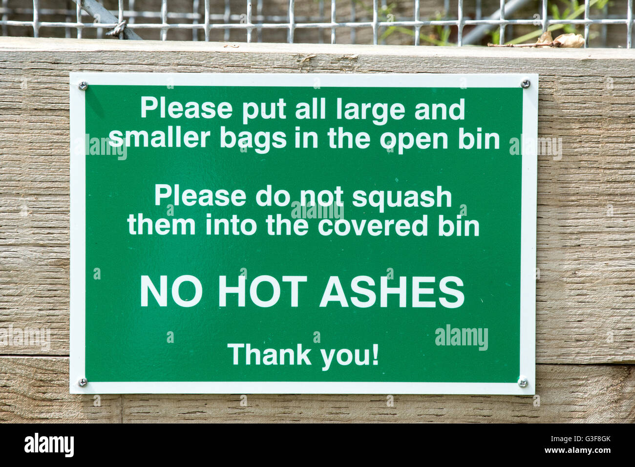 Sign informative hi-res stock photography and images - Alamy