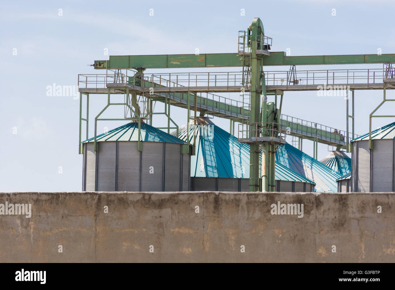 Silage Drying Building Agricultural Silo - Building Exterior, Storage and drying of grains ...