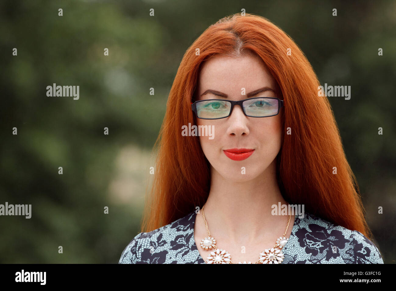 Portrait on green background hires stock photography and images Alamy