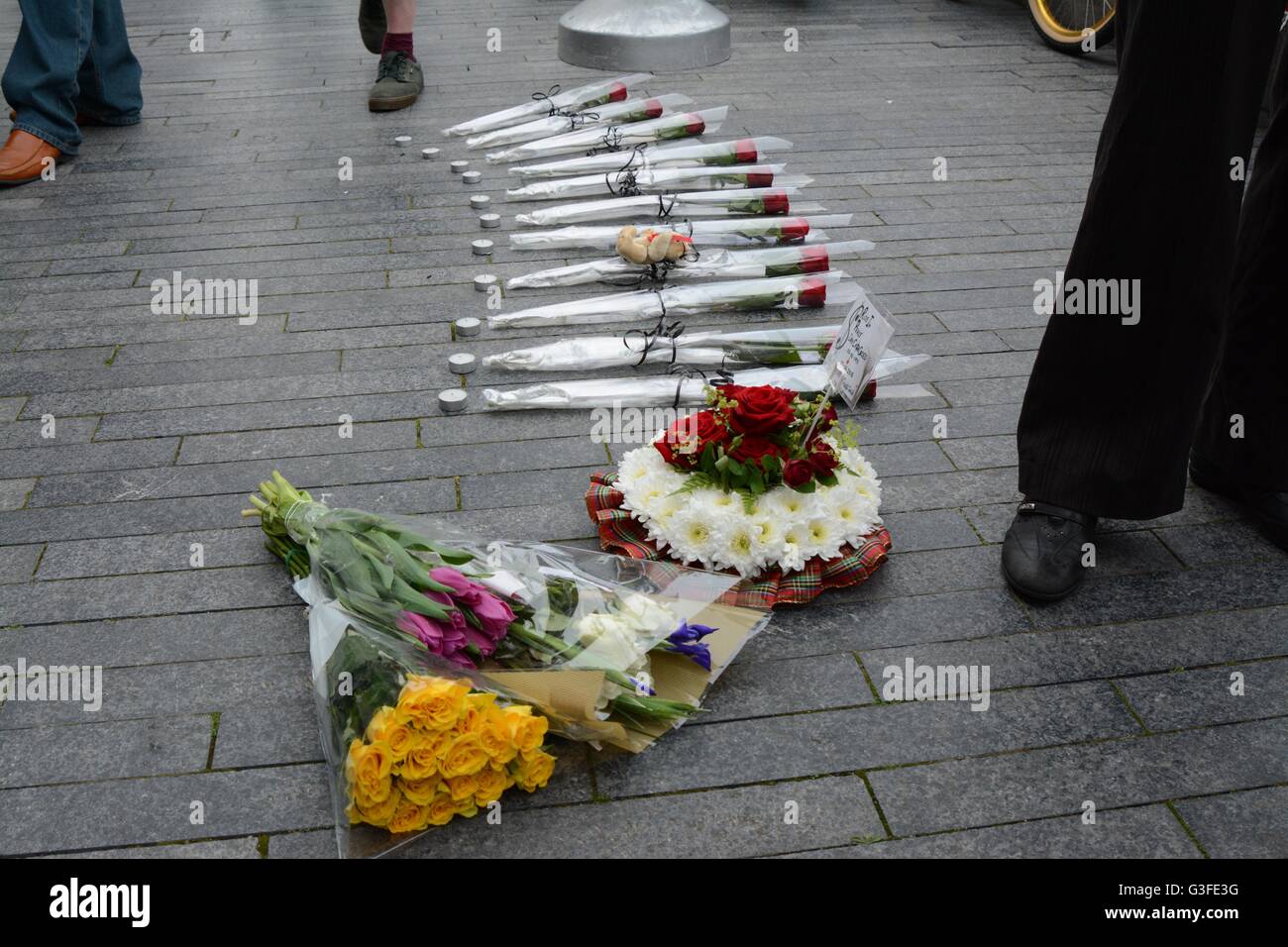 London, England. June 10th 2016. 11 candles and roses mark those who have died in recent weeks following collision with vehicles. Credit: Marc Ward/Alamy Live News Stock Photo