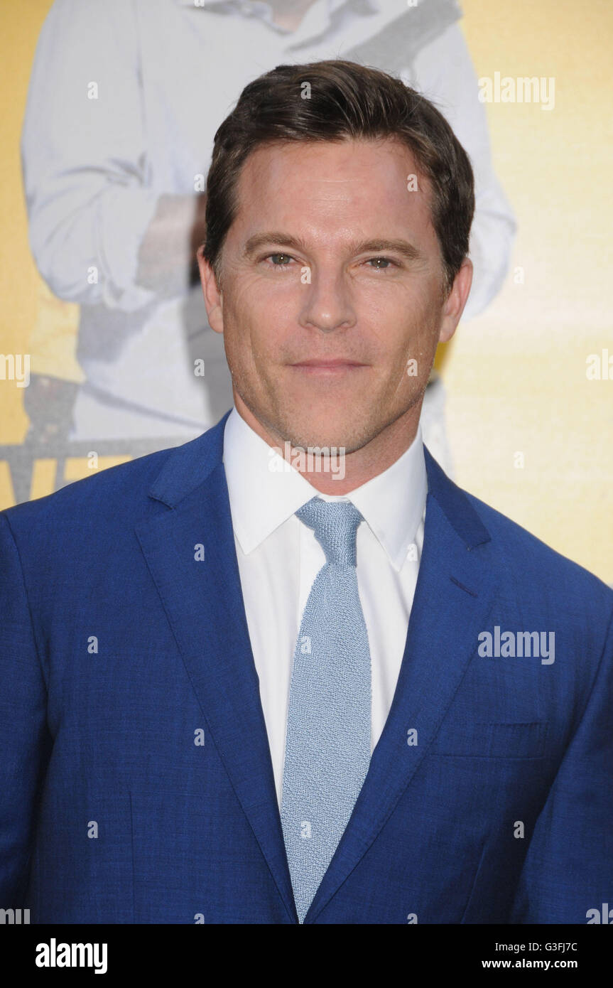 Ryan hansen hires stock photography and images Alamy