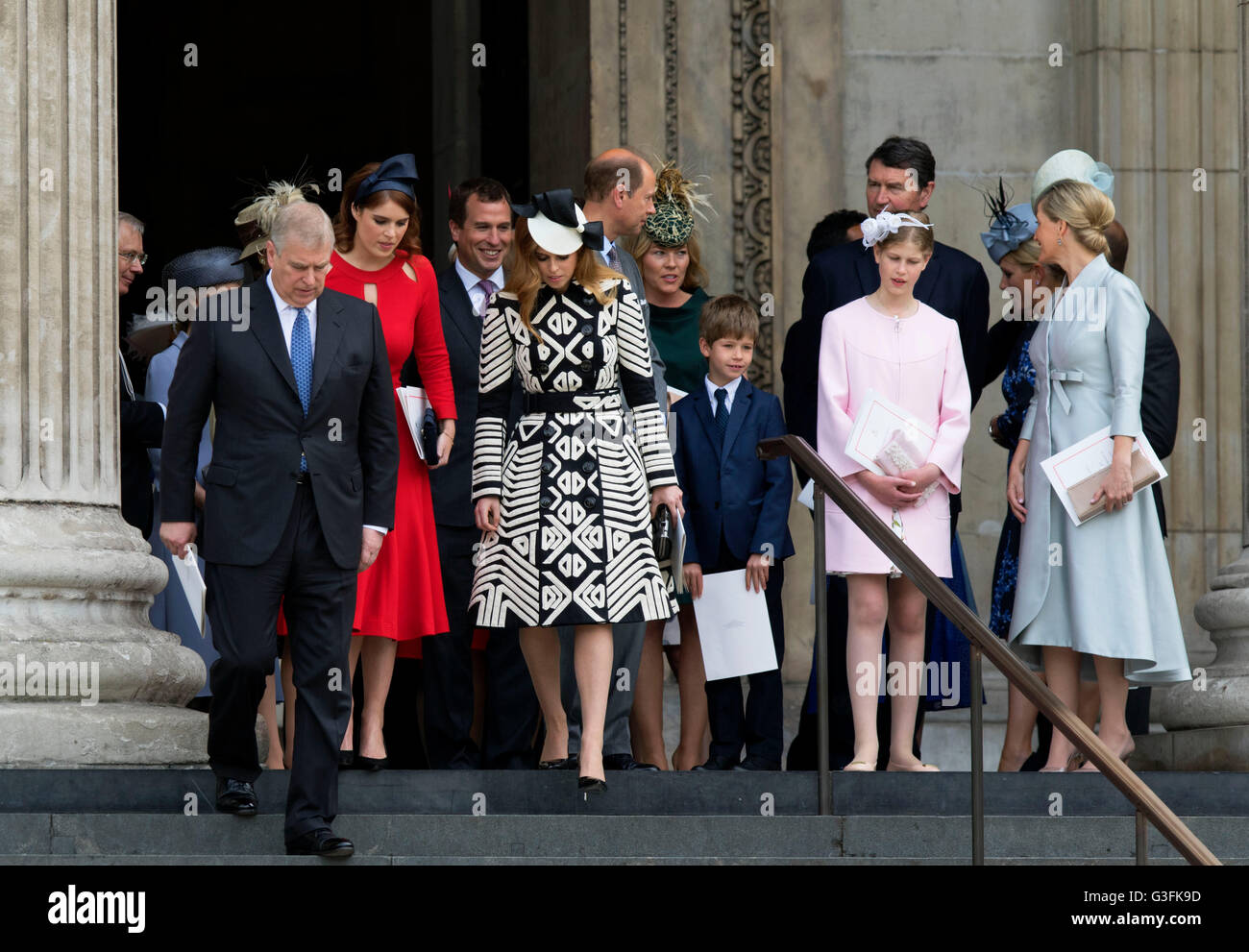 London, UK. 10th June, 2016. Prince Andrew, Princess Eugenie, Princess Beatrice, James, Viscount Severn, Lady Louise Windsor and Sophie, Countess of Wessex Departure Members of the British Royal Family attend a National Service of Thanksgiving to mark Queen's Elisabeth 90th birthday at St Paul·s Cathedral in Londen RPE/Albert Nieboer/Netherlands OUTLondon, UK. 10th June, 2016. Stock Photo