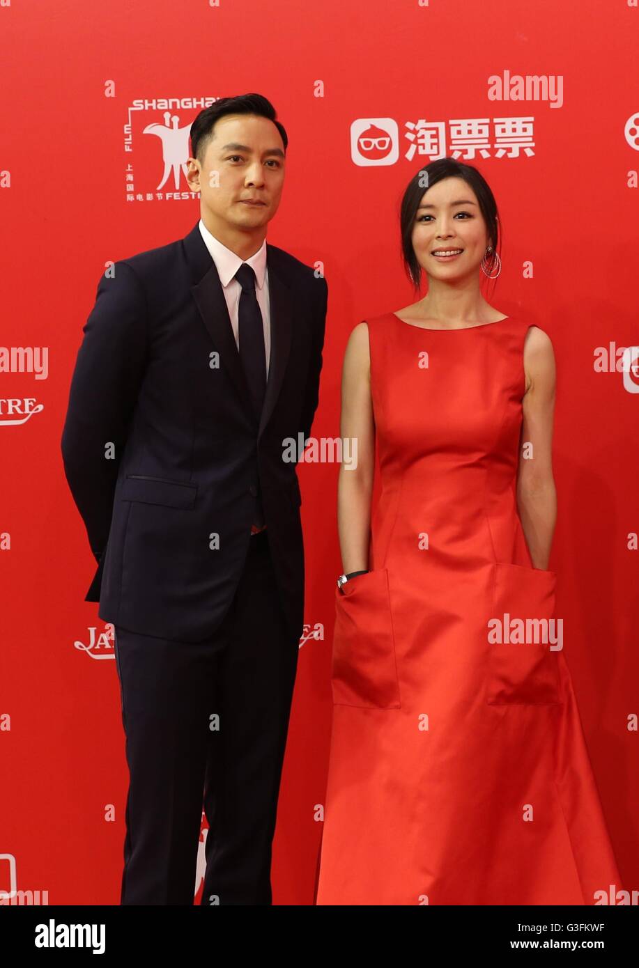 Shanghai, China. 11th June, 2016. Chinese actor Daniel Wu and actress Zhang Jingchu pose on the red carpet as they arrive for the opening ceremony of 2016 Shanghai International Film Festival in Shanghai, east China, June 11, 2016. © Pei Xin/Xinhua/Alamy Live News Stock Photo