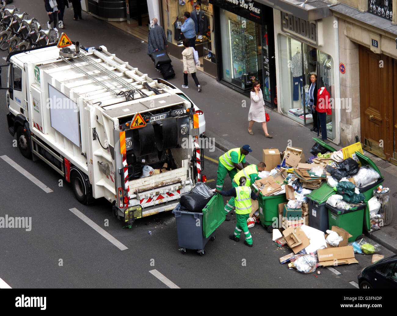 Emergency garbage collection. Emergency garbage collection