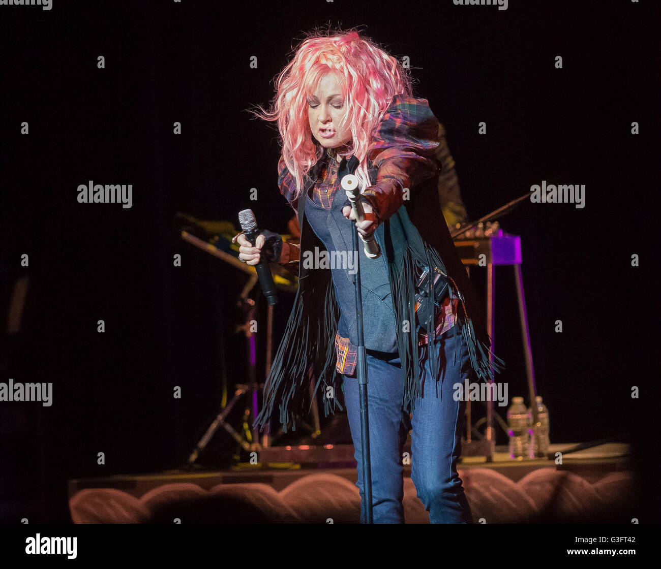 Detroit, MI, USA. 14th May, 2016. CYNDI LAUPER performs at The Michigan ...