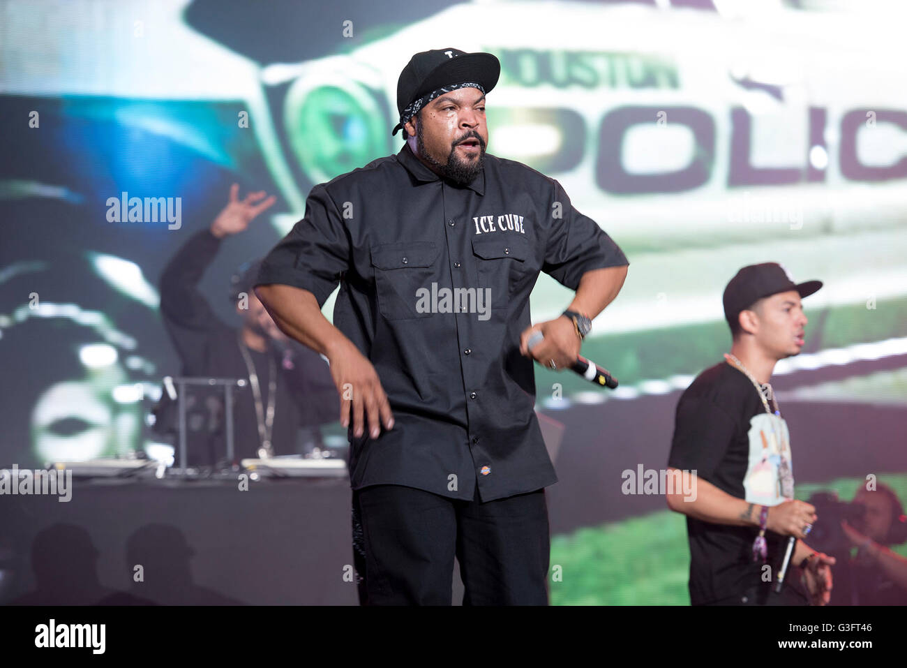 Manchester, UK. 11th June 2016. Ice Cube performs on the main stage at