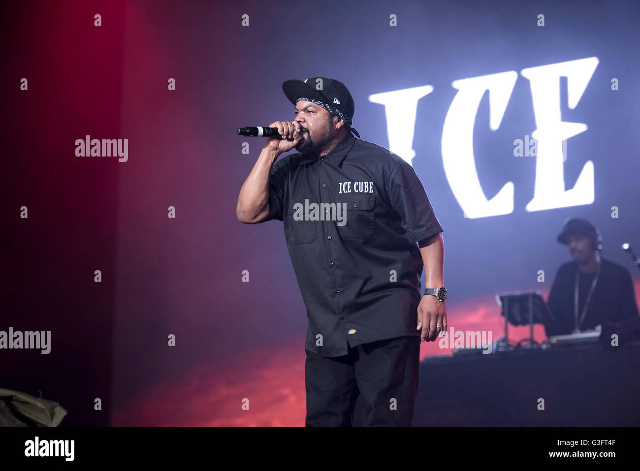 Manchester, UK. 11th June 2016. Ice Cube performs on the main stage at