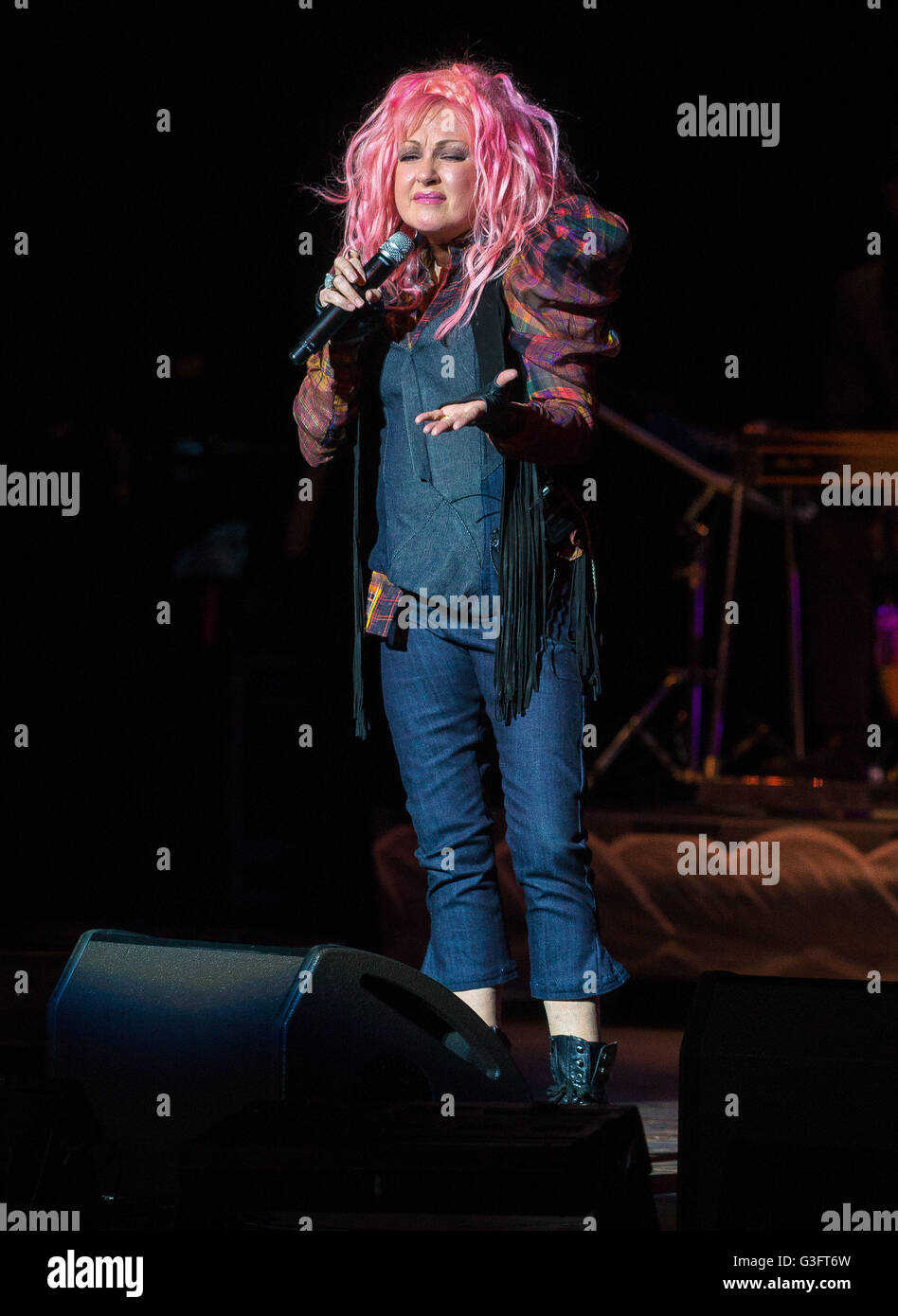 Detroit, MI, USA. 14th May, 2016. CYNDI LAUPER performs at The Michigan ...
