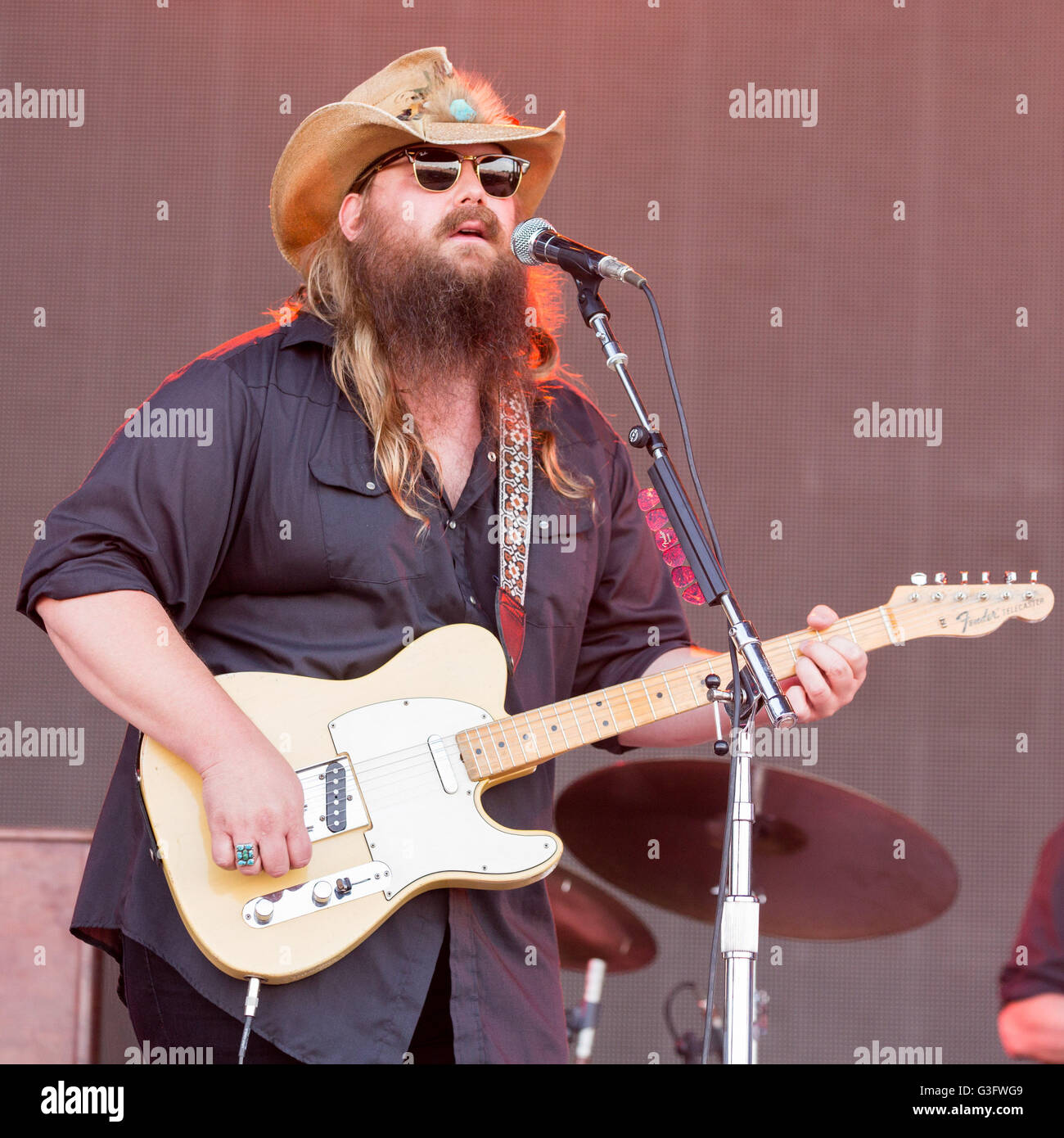 Manchester, Tennessee, USA. 11th June, 2016. Country musician CHRIS ...