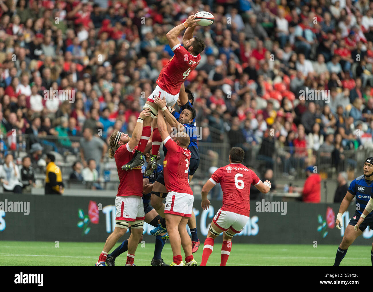 Rugby Jump High Resolution Stock Photography And Images Alamy