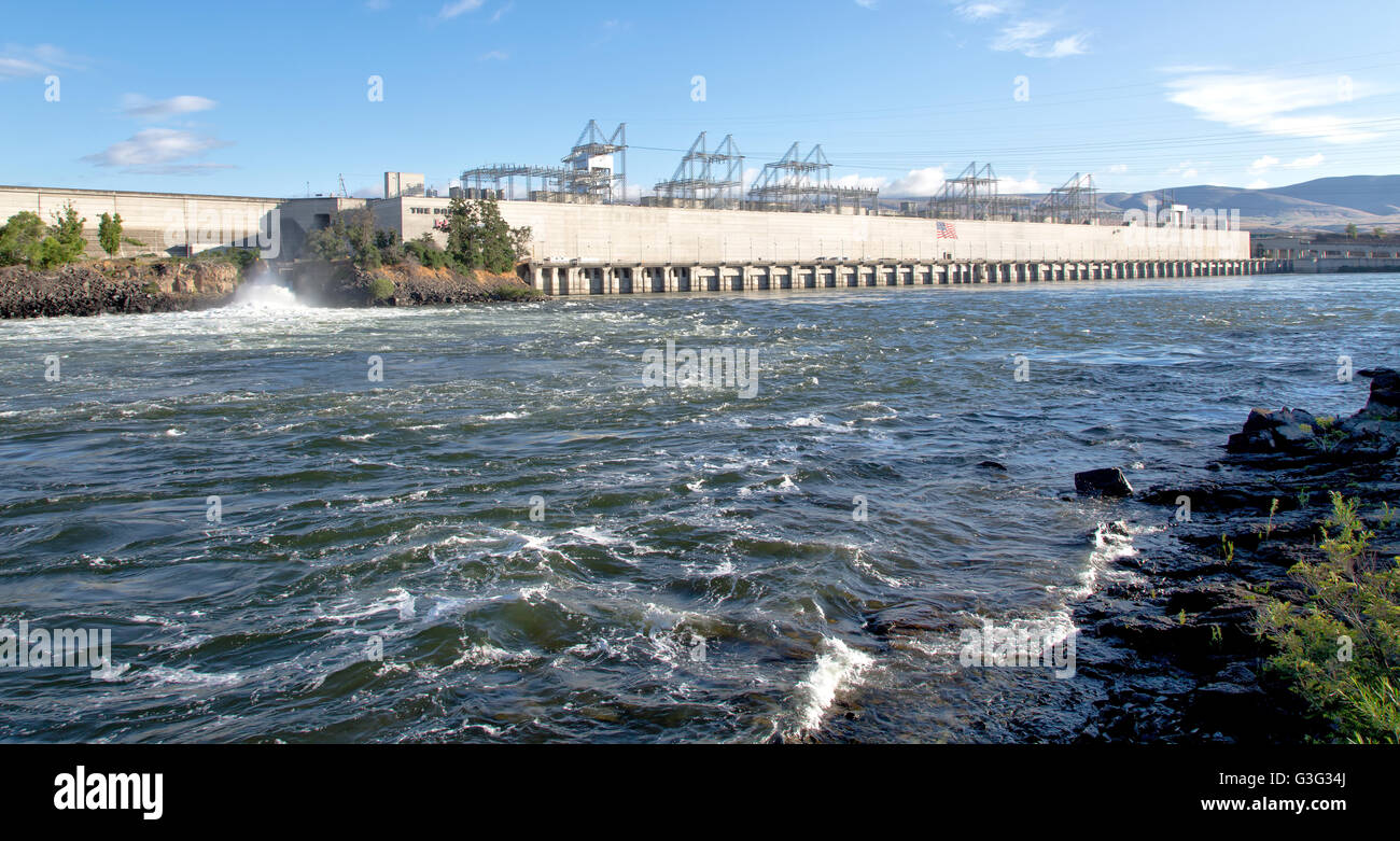 The Dalles Dam, powerhouse, Columbia River Gorge. Stock Photo