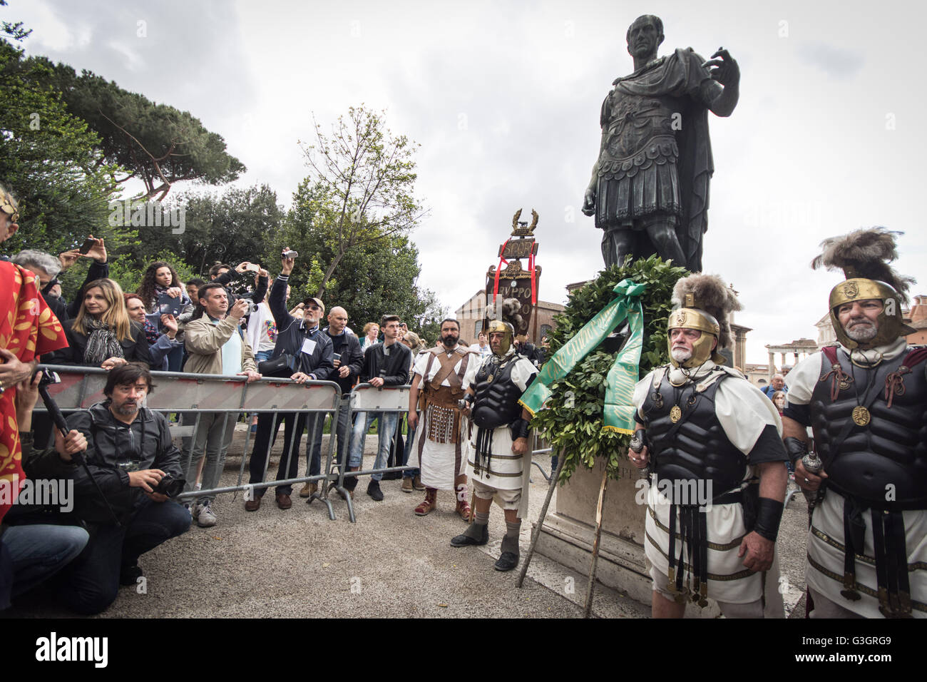 Rome, Italy. 24th Apr, 2016. Deposition of a laurel wreath at the ...