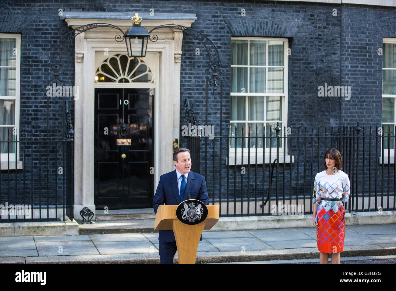 London, UK. 24th June, 2016. Prime Minister David Cameron, speaking in front of 10 Downing Street, announces his resignation following a referendum vote in favour of the United Kingdom leaving the European Union. Credit:  Mark Kerrison/Alamy Live News Stock Photo