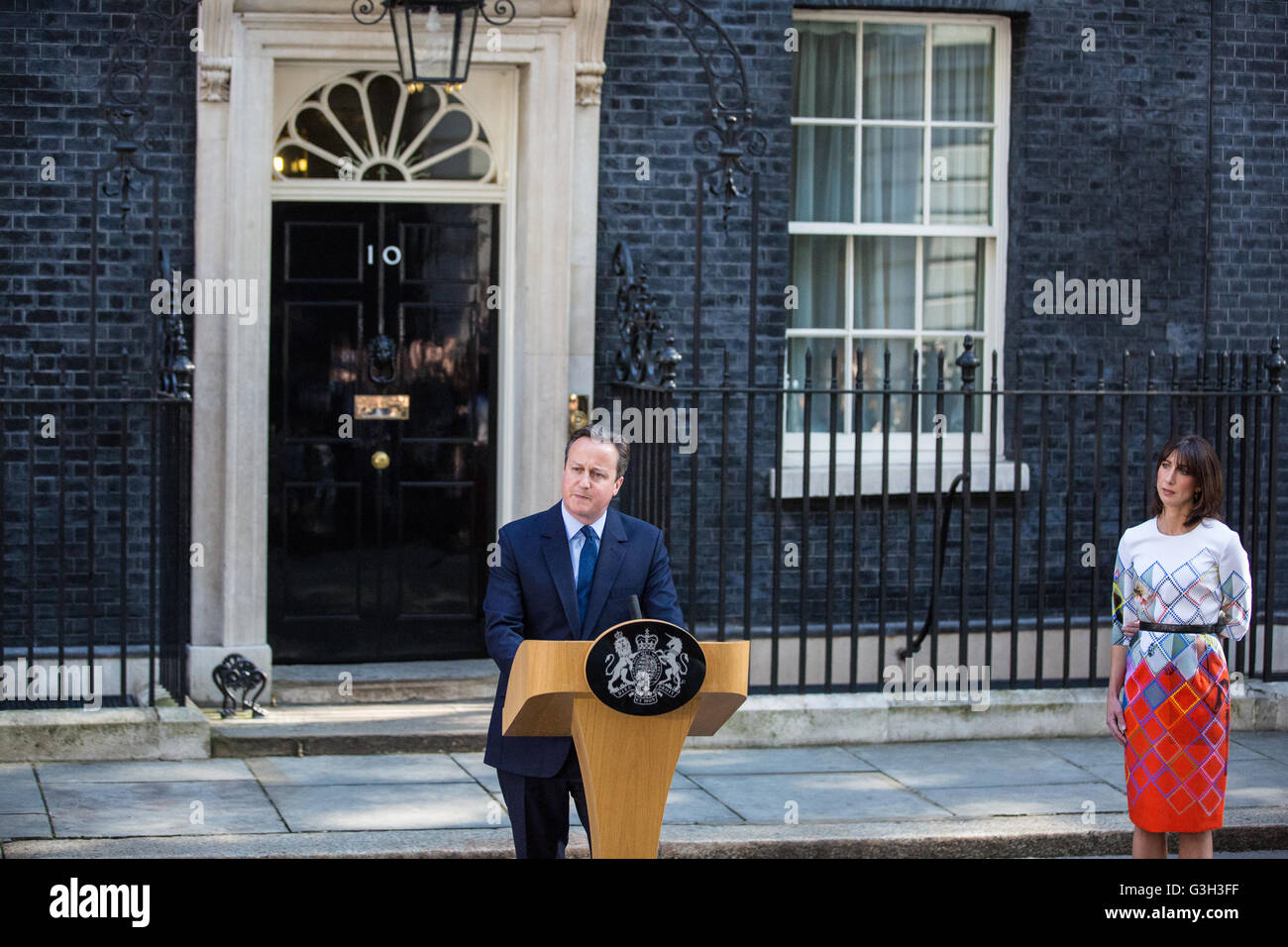 London, UK. 24th June, 2016. Prime Minister David Cameron, speaking in front of 10 Downing Street, announces his resignation following a referendum vote in favour of the United Kingdom leaving the European Union. Credit:  Mark Kerrison/Alamy Live News Stock Photo