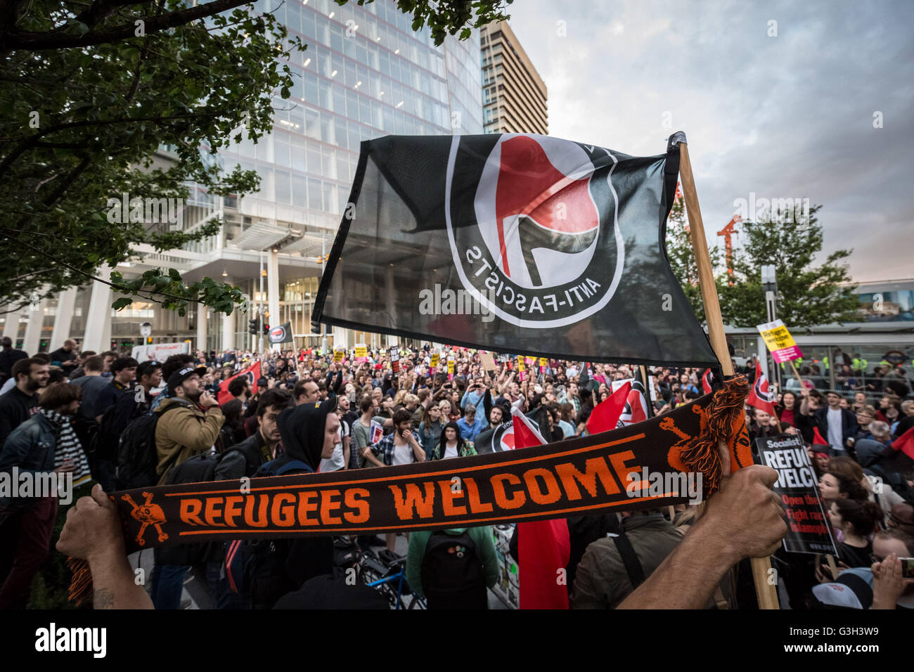 London, UK. 24th June, 2016. 'Refugees Welcome'. Defend All Migrants. A post EU referendum protest led by over five hundred pro-refugee protesters and anti-government anarchist groups marched from Aldgate in east London to News UK HQ in London Bridge Credit:  Guy Corbishley/Alamy Live News Stock Photo