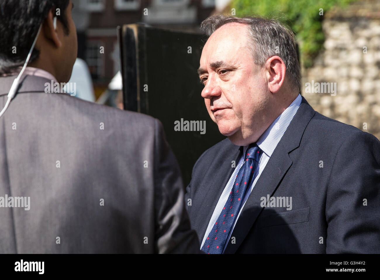 London, UK. 24th June, 2016. Alex Salmond, Scottish National Party MP for Gordon, speaks to the media about the UK's referendum vote to leave the European Union. Credit:  Mark Kerrison/Alamy Live News Stock Photo