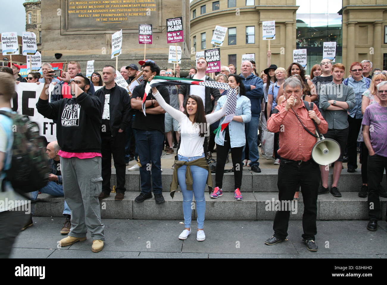 Newcastle upon Tyne, UK. 25th June, 2016. Newcastle Unites demonstration and rally against EDL  in Newcastle upon Tyne, UK Credit:  David Whinham/Alamy Live News Stock Photo