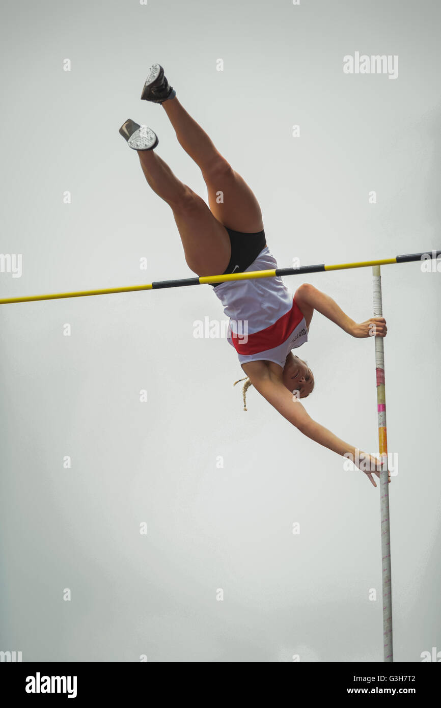 Pole vault pole hires stock photography and images Alamy