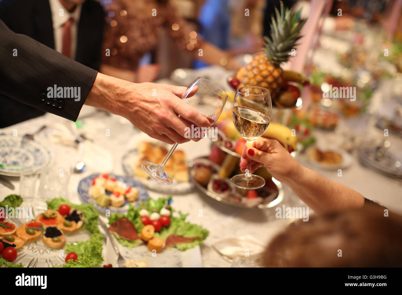 Two hands hires stock photography and images Alamy