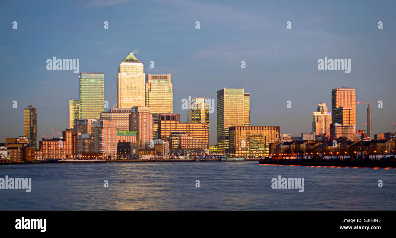 London, Canary Wharf at twilight Stock Photo - Alamy