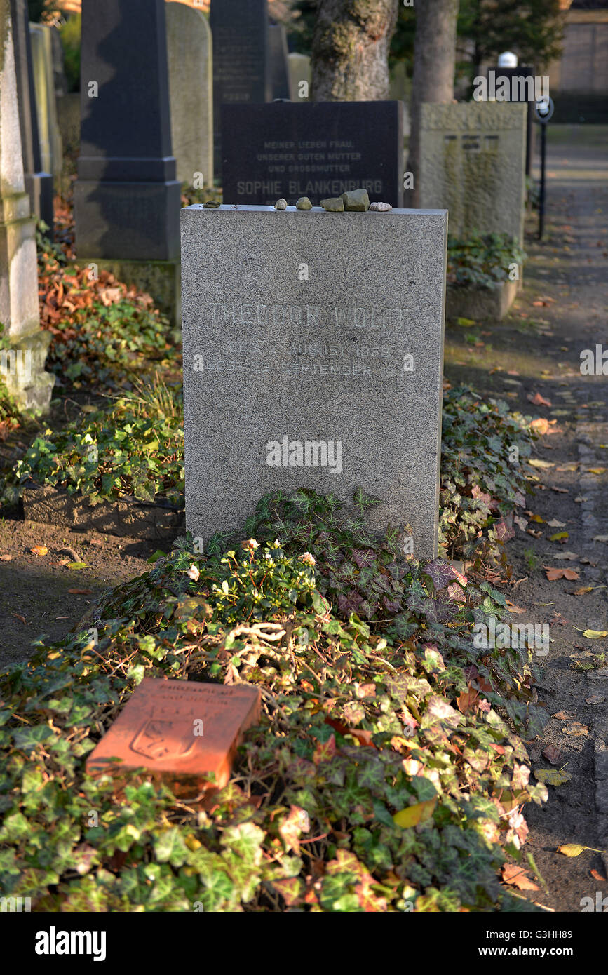 Grab Theodor Wolff, Juedischer Friedhof, Herbert-Baum-Strasse, Weissensee, Berlin, Deutschland Stock Photo