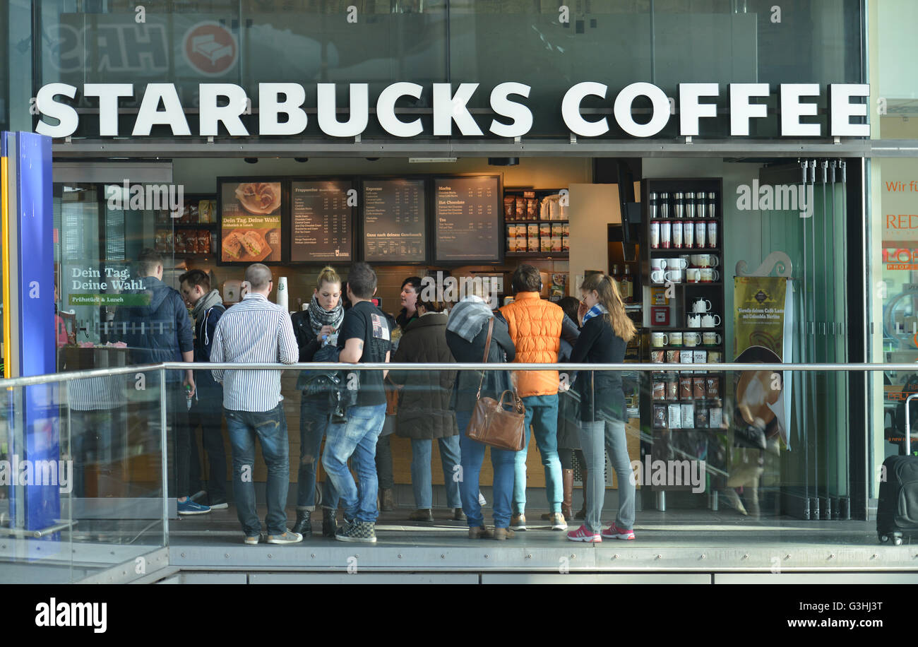 Starbucks Coffee Hauptbahnhof Mitte Berlin Deutschland Stock Photo Alamy
