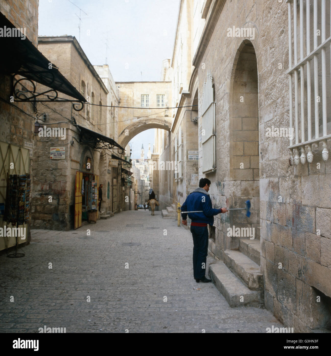 Die Via Dolorosa in der Altstadt von Jerusalem, Israel 1980er Jahre. The Via Dolorosa in the Old City of Jerusalem, Israel 1980s. Stock Photo