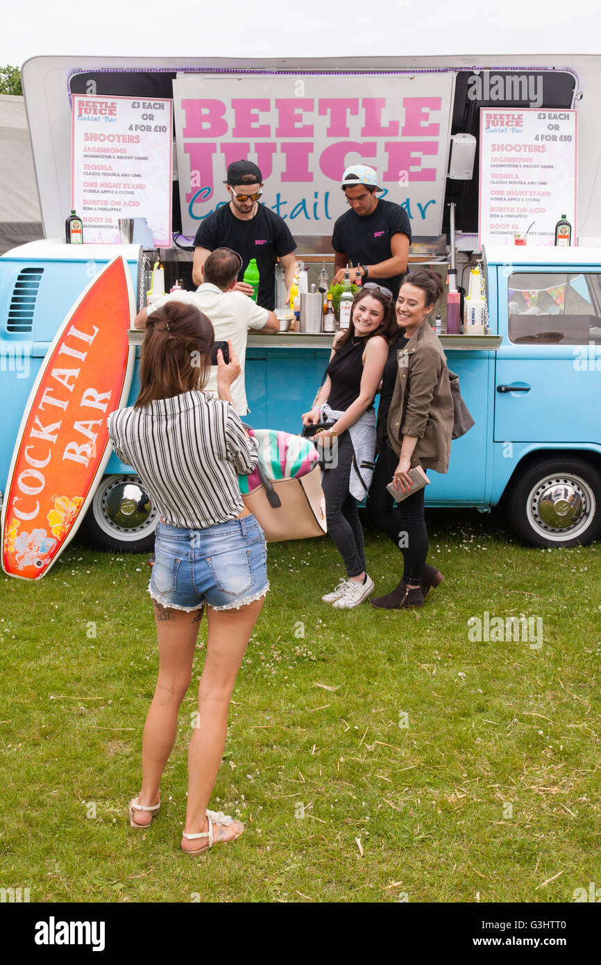 Beetle Juice cocktail bar at the Alresford Music Festival 2016
