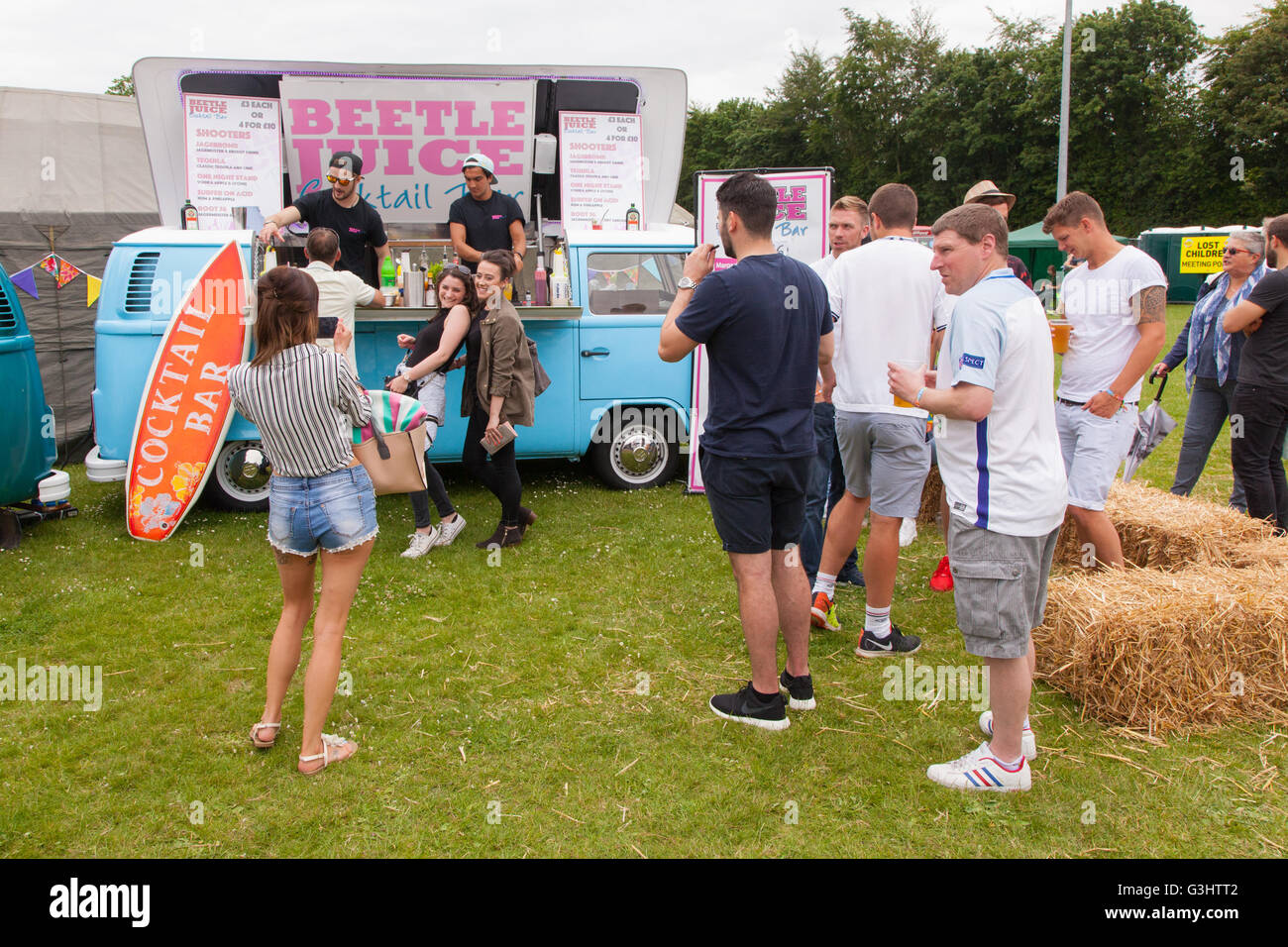 Beetle Juice cocktail bar at the Alresford Music Festival 2016