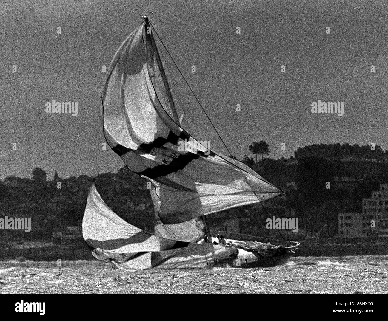 AJAXNETPHOTO. 1979. SOLENT, ENGLAND. - ADMIRAL'S CUP - SOLENT INSHORE RACE. BLIZZARD (GBR) IN TROUBLE IN GUSTY CONDITIONS. PHOTO:JONATHAN EASTLAND/AJAX REF:79 2025 Stock Photo
