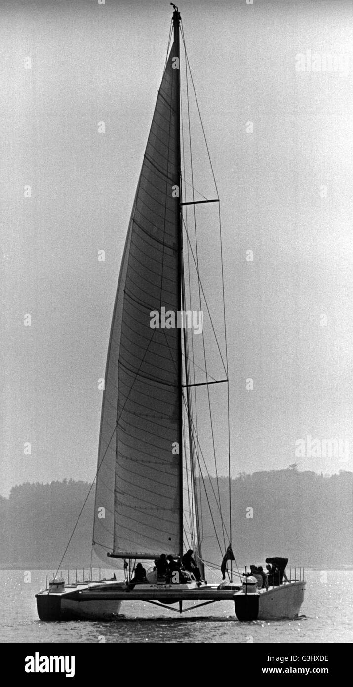 AJAX NEWS PHOTOS. 29TH APRIL,1974. SOLENT, ENGLAND - NEW CATAMARAN SEA TRIALS - ROBIN KNOX JOHNSTON'S NEW 70FT CATAMARAN BRITISH OXYGEN ON SEA TRAILS OFF THE ISLE OF WIGHT. PHOTO:JONATHAN EASTLAND/AJAX REF:742119 Stock Photo
