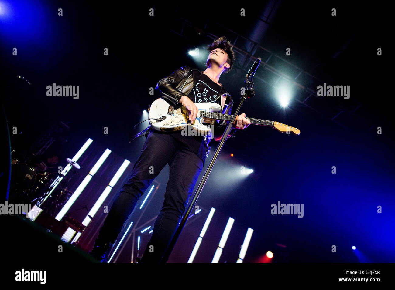 Stash Fiordispino of the Italian pop rock band The Kolors pictured on stage as he performs live at Alcatraz. (Photo by Roberto Finizio / Pacific Press) Stock Photo