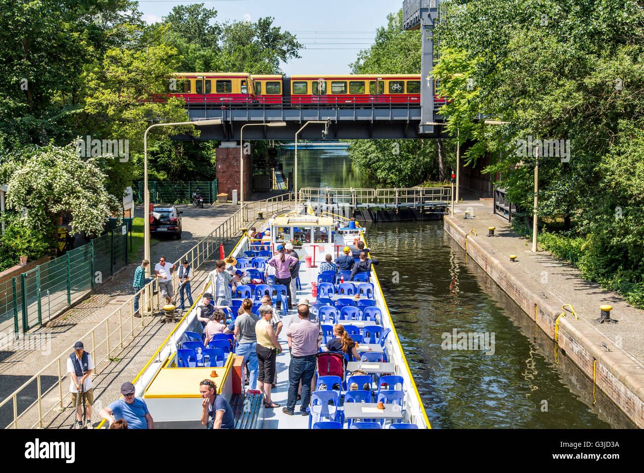 Sightseeing boat on the Landwehr Canal in the channel lock in the Tiergarten district, Berlin, Germany Stock Photo