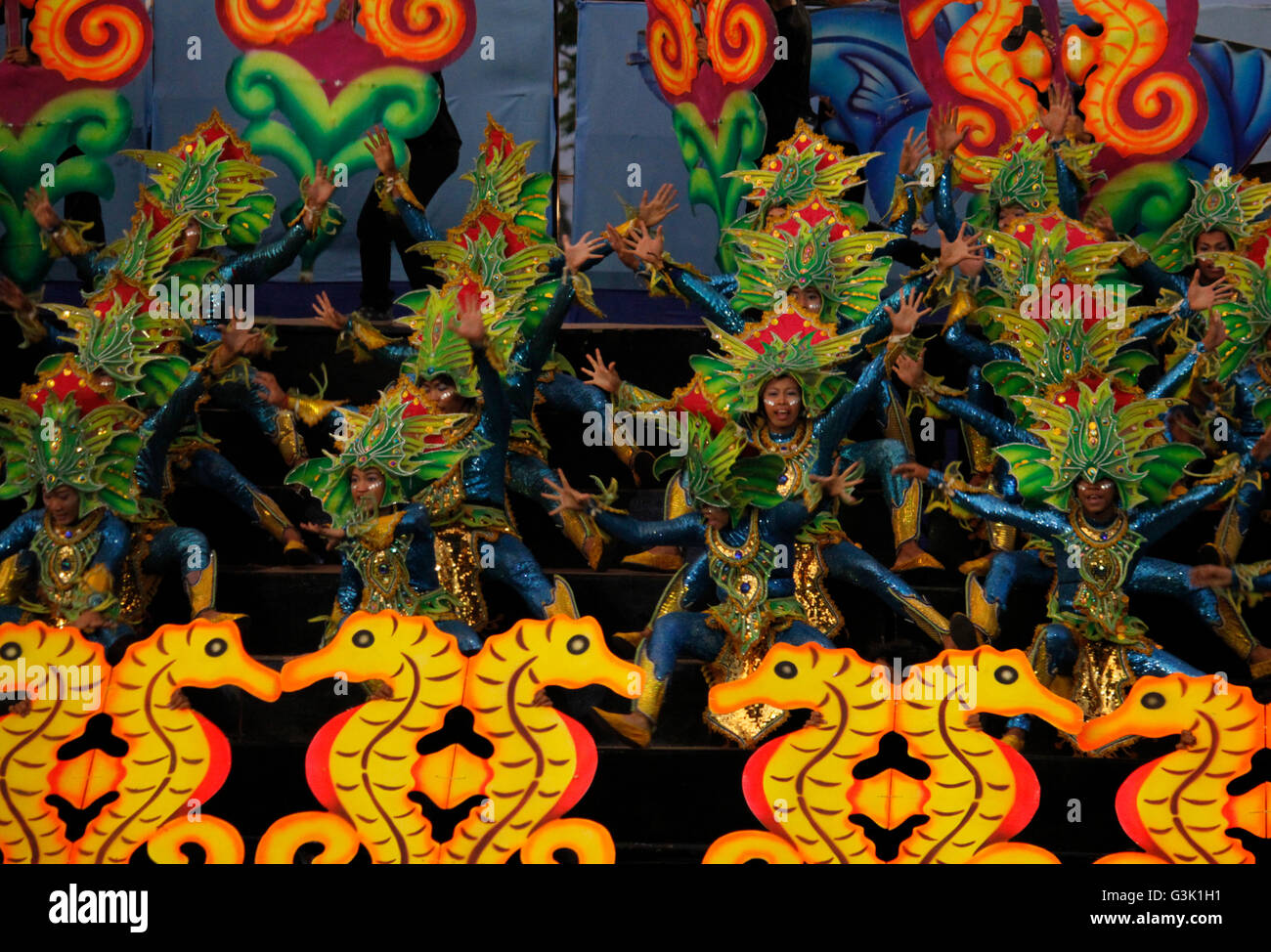 Manila, Philippines. 16th Apr, 2016. The performers of Manaragat Festival of Catbalogan Samar participate at the street dance competition of Aliwan Fiesta 2016 in Manila. It was an annual event that attracts foreign and local tourists showcasing Filipino culture and heritage of different regions. © Marlo Cueto/Pacific Press/Alamy Live News Stock Photo