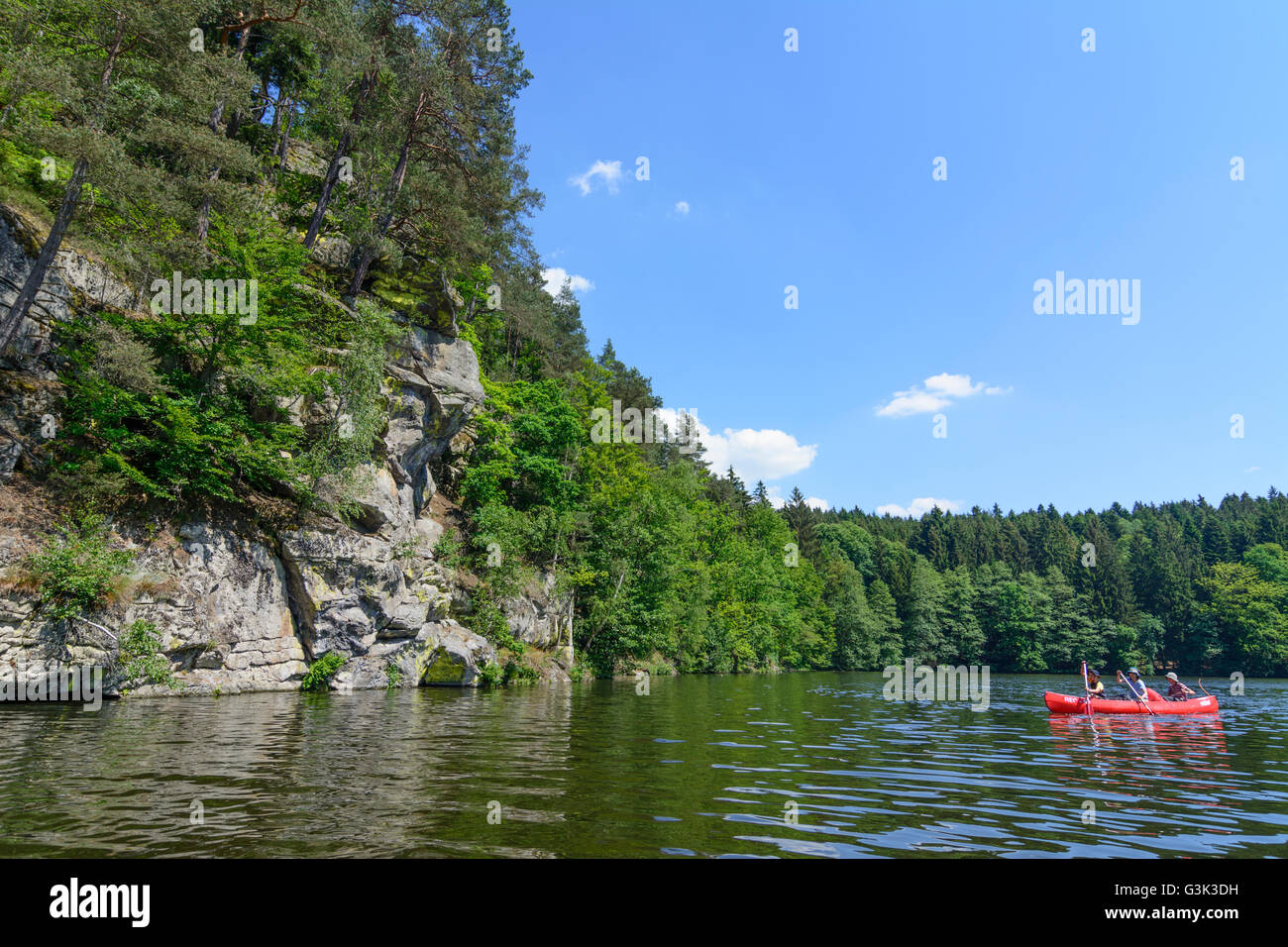 Paddlers in canoes ( Canadians ) on the river Schwarzer Regen, reservoir Höllensteinsee, Germany, Bayern, Bavaria, Niederbayern, Stock Photo