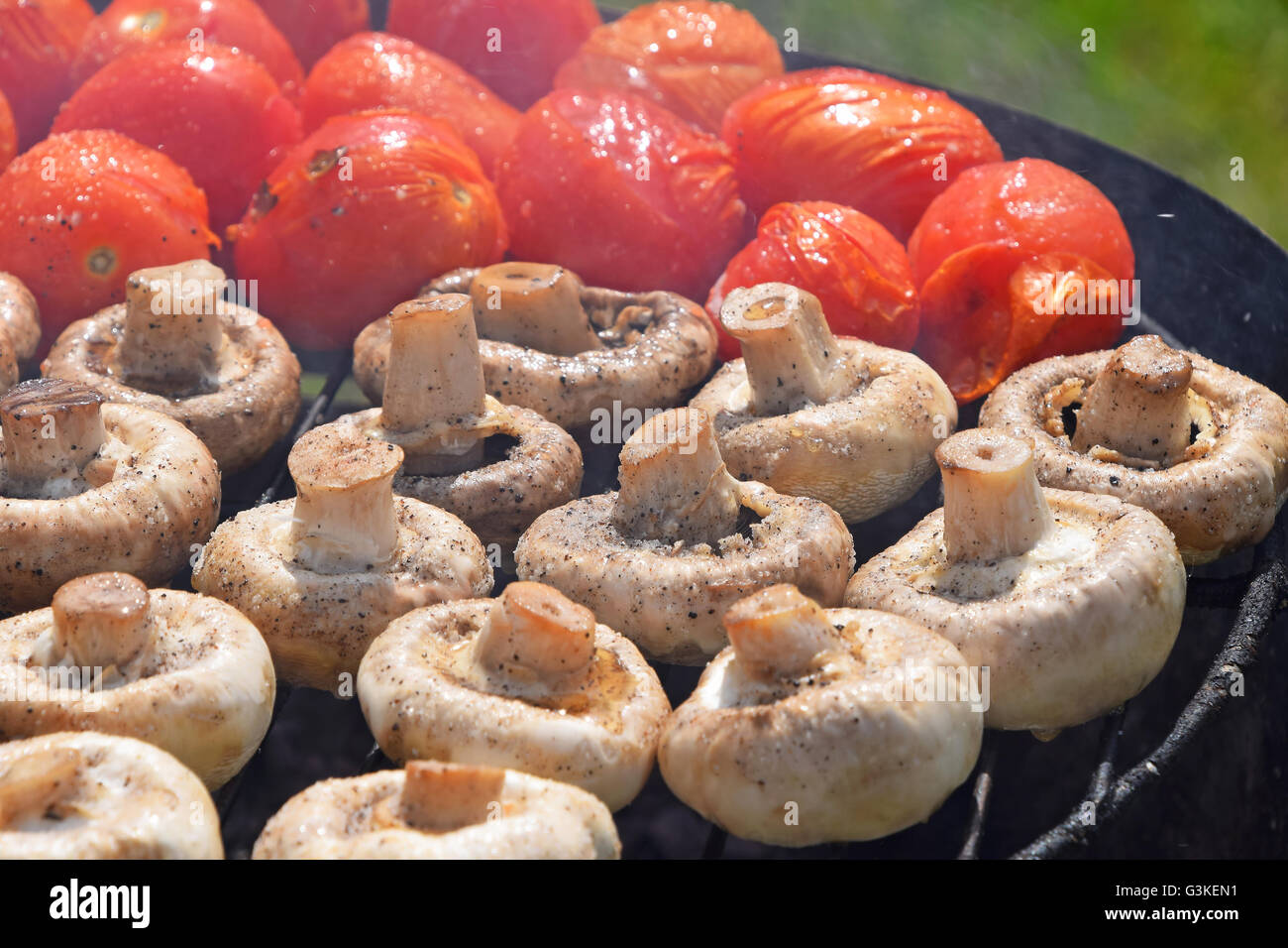 Food being cooked outside hi-res stock photography and images - Alamy