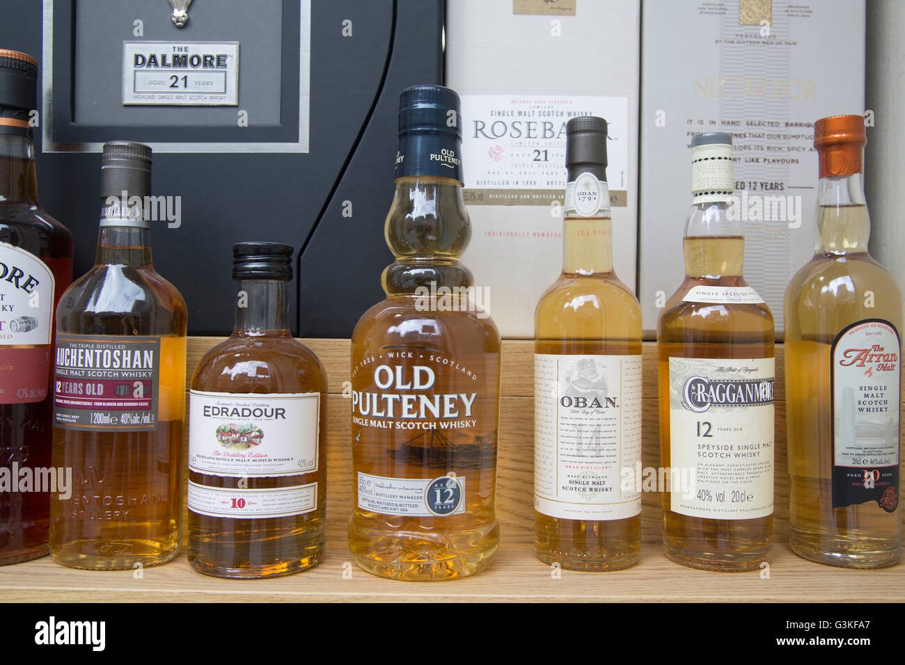 Whisky Bottles for Sale on Royal Mile, Edinburgh, Scotland Stock Photo