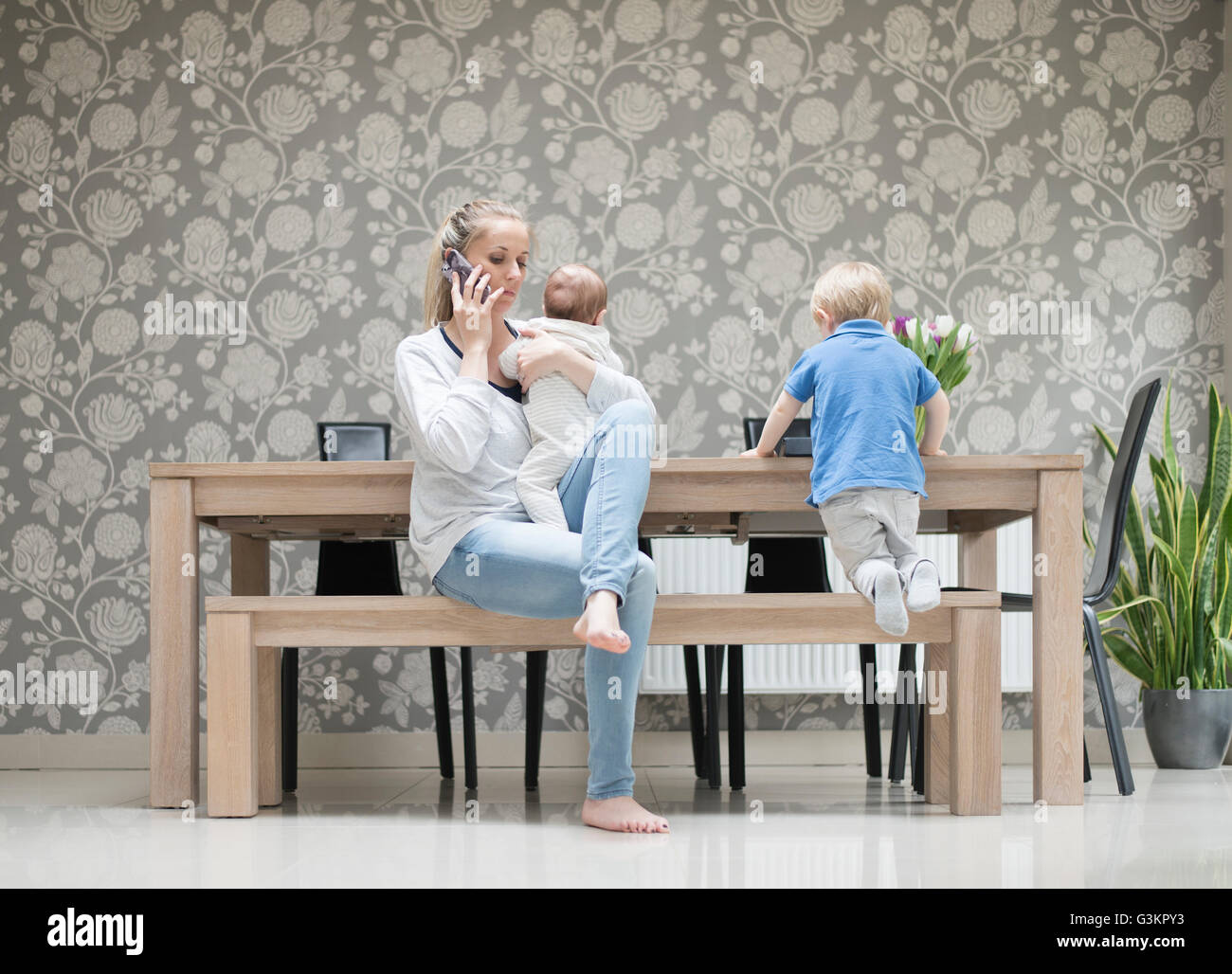 Older mother and adult son hi-res stock photography and images - Alamy